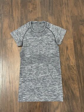 Lululemon Swiftly Tech Short Sleeve Tee- Heathered Blue
